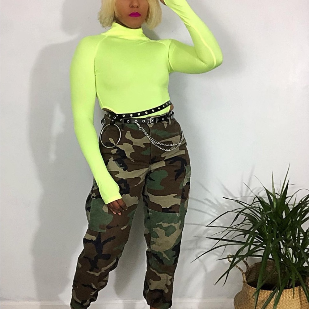 Thumb hole Hi cut Bodysuit - Picture 1 of 3